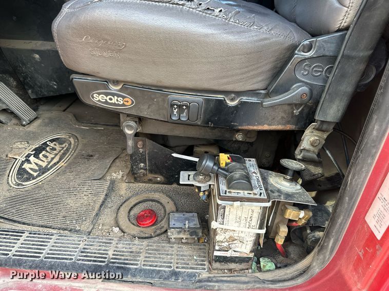 image for item ML9066 2002 Mack CH60  dump truck