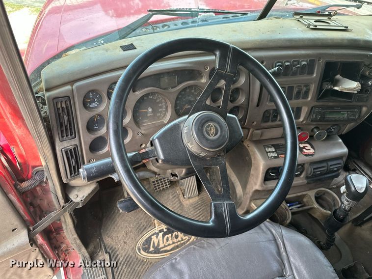 image for item ML9066 2002 Mack CH60  dump truck