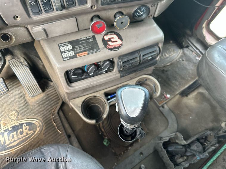 image for item ML9066 2002 Mack CH60  dump truck