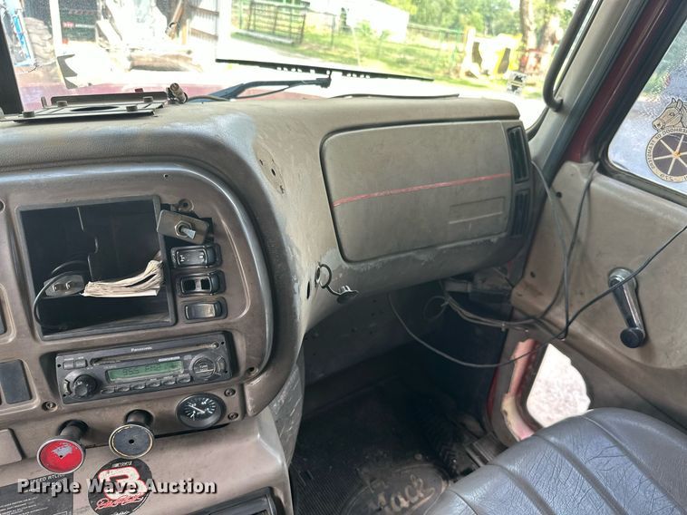 image for item ML9066 2002 Mack CH60  dump truck