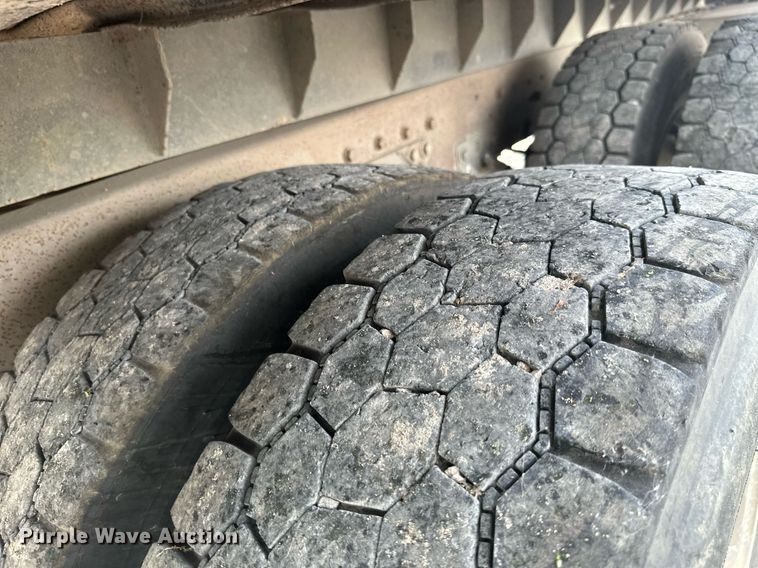 image for item ML9066 2002 Mack CH60  dump truck