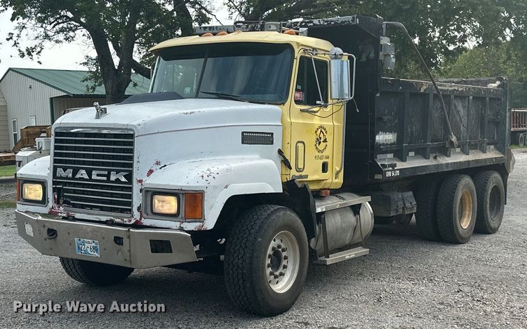 image for item ML9067 1998 Mack CH613  dump truck