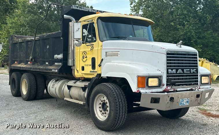 image for item ML9067 1998 Mack CH613  dump truck