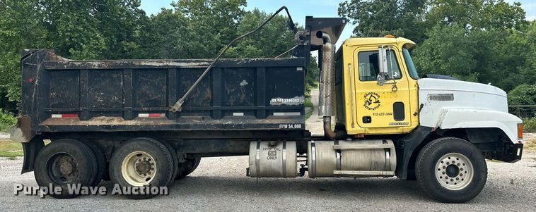 image for item ML9067 1998 Mack CH613  dump truck