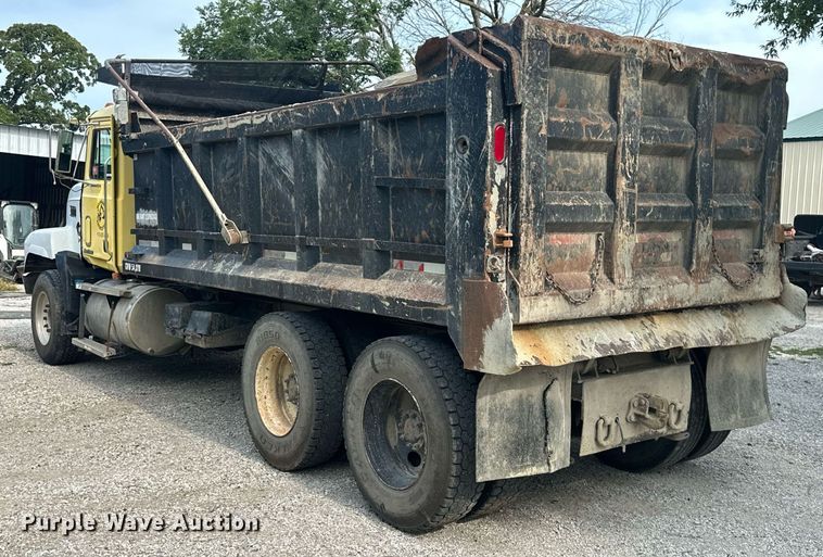 image for item ML9067 1998 Mack CH613  dump truck