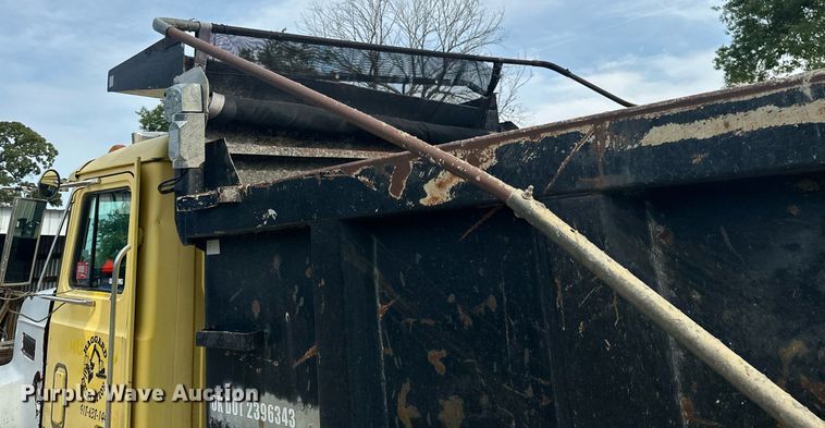 image for item ML9067 1998 Mack CH613  dump truck