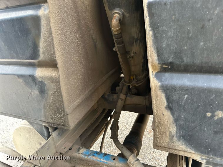 image for item ML9067 1998 Mack CH613  dump truck