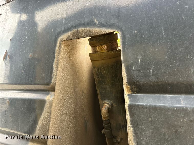 image for item ML9067 1998 Mack CH613  dump truck