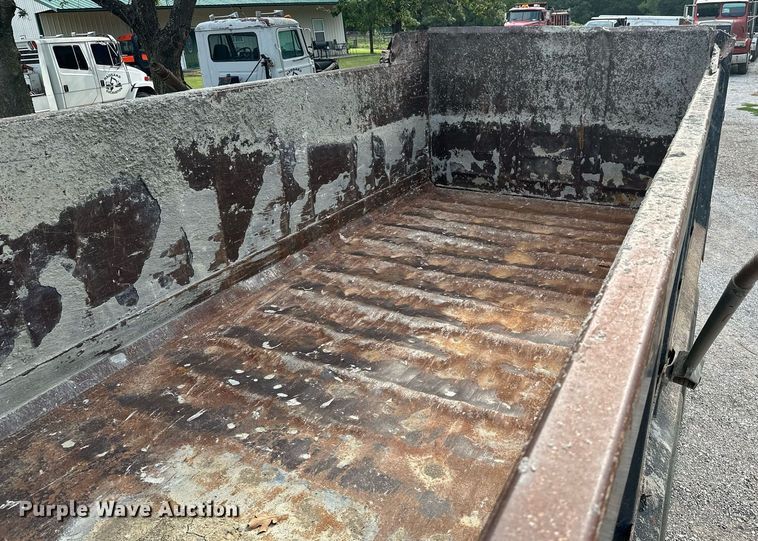 image for item ML9067 1998 Mack CH613  dump truck