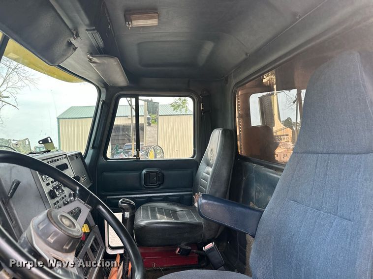 image for item ML9067 1998 Mack CH613  dump truck