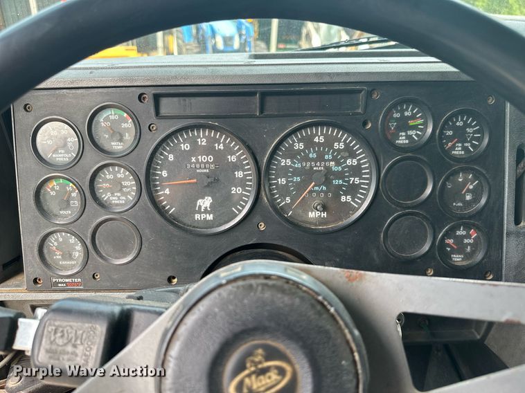 image for item ML9067 1998 Mack CH613  dump truck