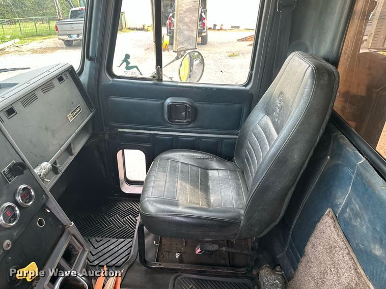 image for item ML9067 1998 Mack CH613  dump truck