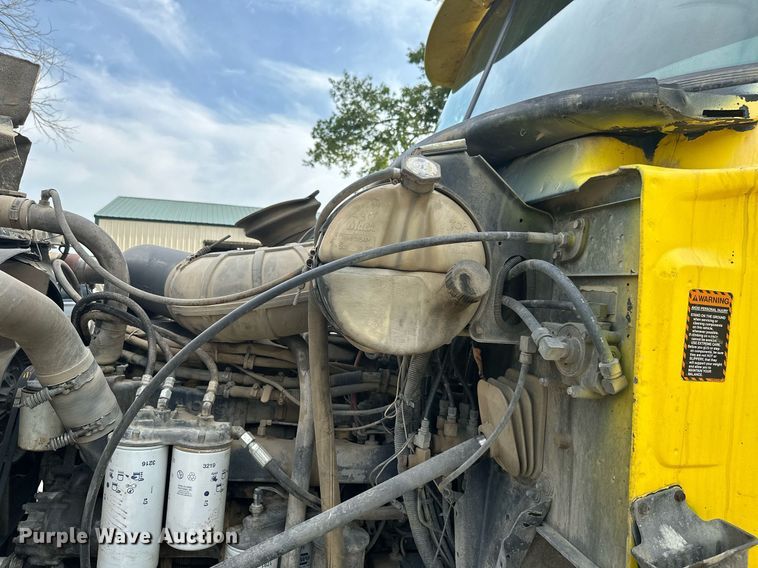 image for item ML9067 1998 Mack CH613  dump truck