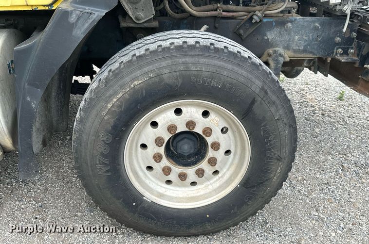 image for item ML9067 1998 Mack CH613  dump truck