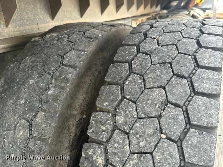 image for item ML9067 1998 Mack CH613  dump truck