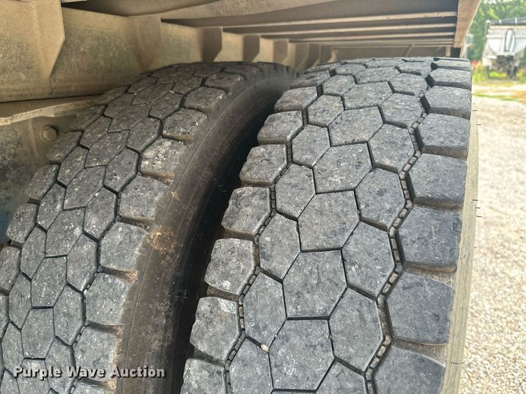 image for item ML9067 1998 Mack CH613  dump truck