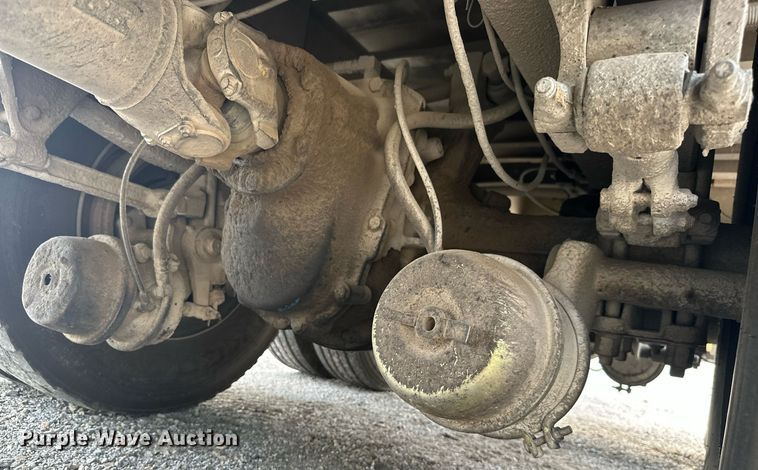 image for item ML9067 1998 Mack CH613  dump truck