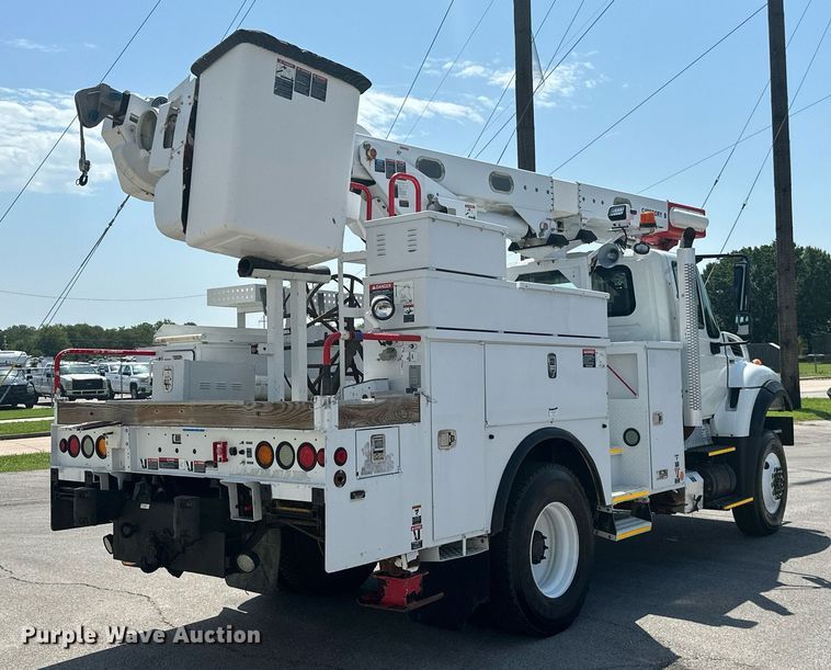 image for item ML9084 2013 International WorkStar 7300  bucket truck