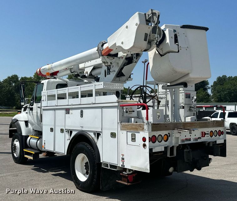 image for item ML9084 2013 International WorkStar 7300  bucket truck