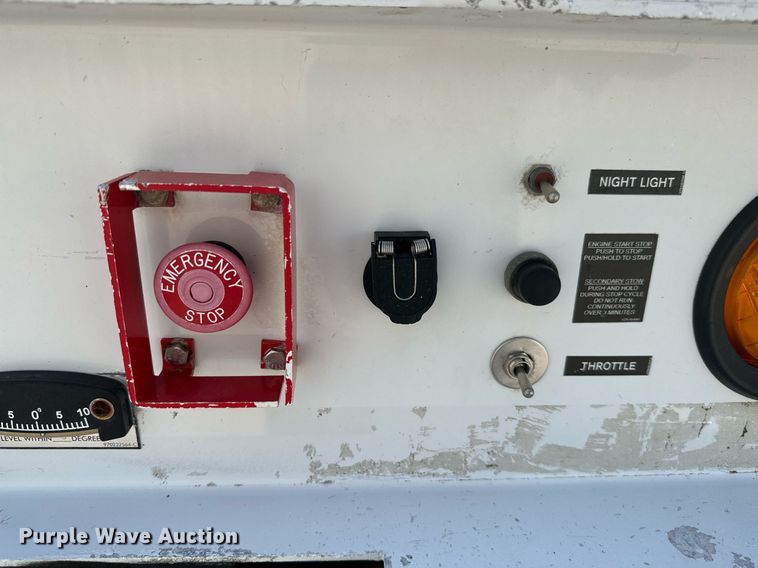 image for item ML9084 2013 International WorkStar 7300  bucket truck