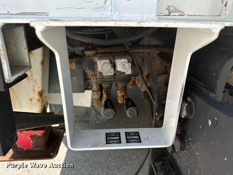 image for item ML9084 2013 International WorkStar 7300  bucket truck