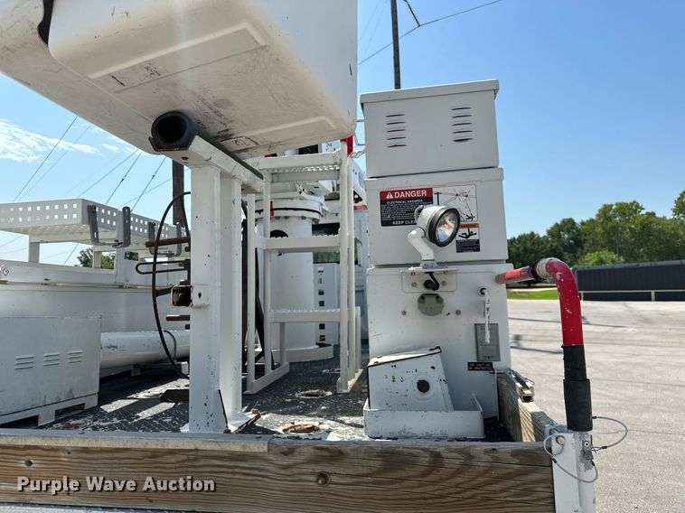 image for item ML9084 2013 International WorkStar 7300  bucket truck