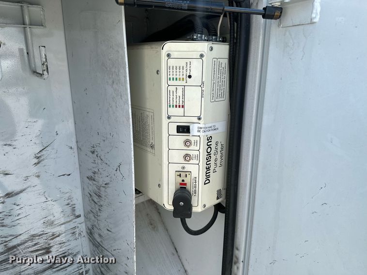 image for item ML9084 2013 International WorkStar 7300  bucket truck