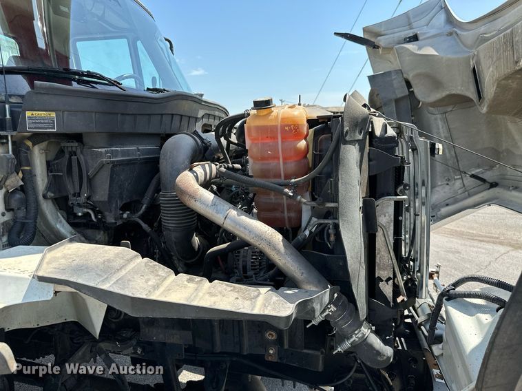 image for item ML9084 2013 International WorkStar 7300  bucket truck