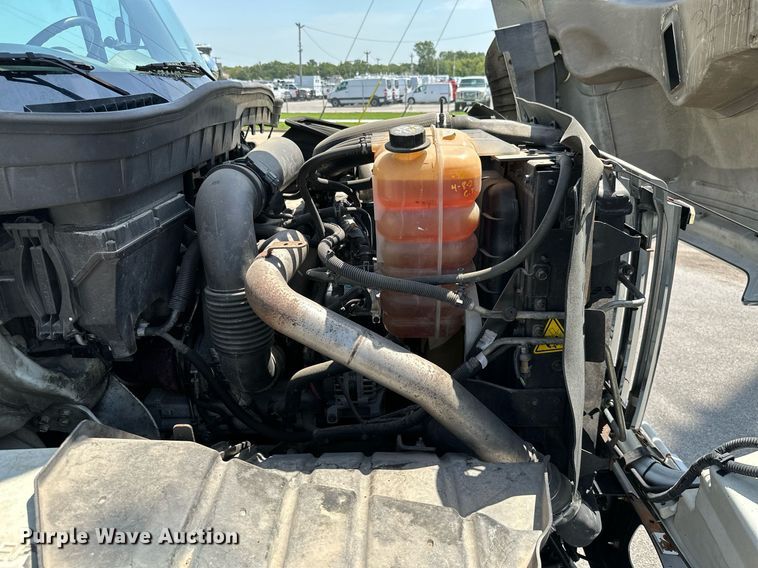 image for item ML9084 2013 International WorkStar 7300  bucket truck