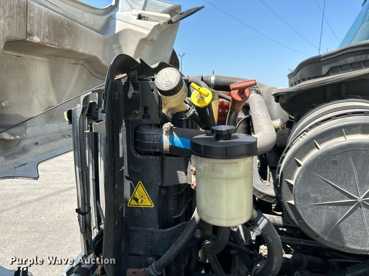 image for item ML9084 2013 International WorkStar 7300  bucket truck