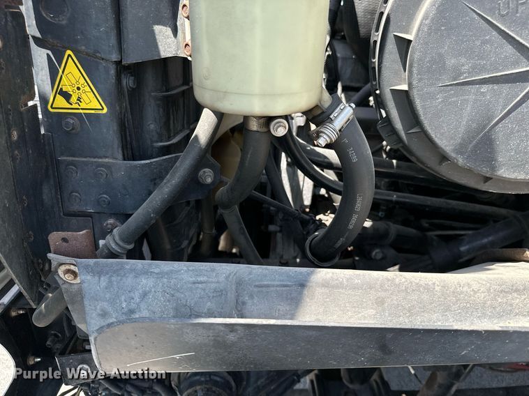 image for item ML9084 2013 International WorkStar 7300  bucket truck