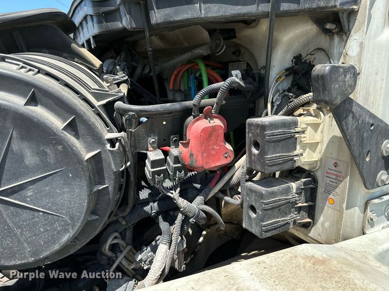 image for item ML9084 2013 International WorkStar 7300  bucket truck