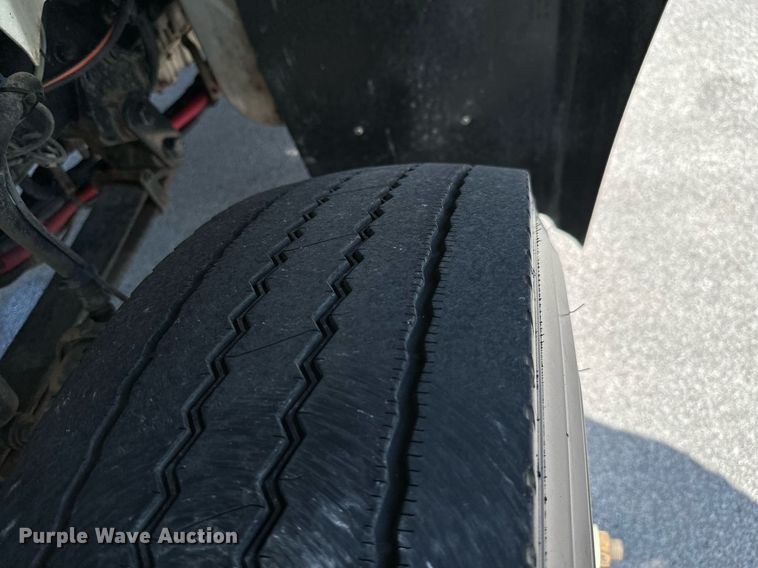 image for item ML9084 2013 International WorkStar 7300  bucket truck