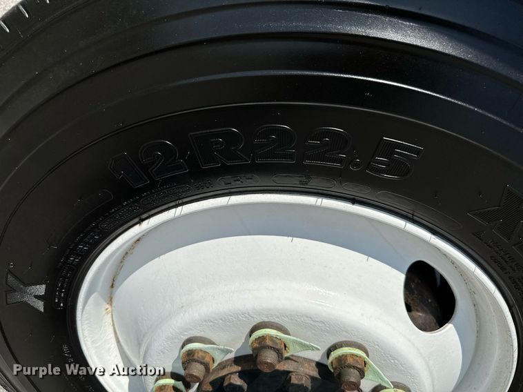 image for item ML9084 2013 International WorkStar 7300  bucket truck