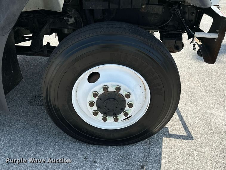 image for item ML9084 2013 International WorkStar 7300  bucket truck