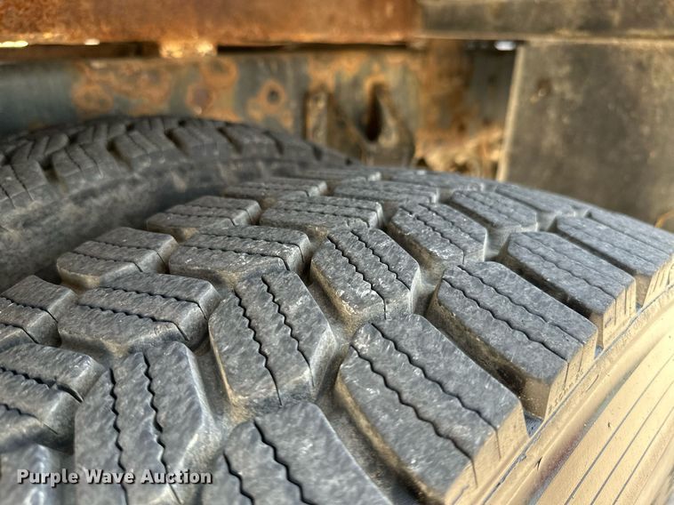 image for item ML9084 2013 International WorkStar 7300  bucket truck