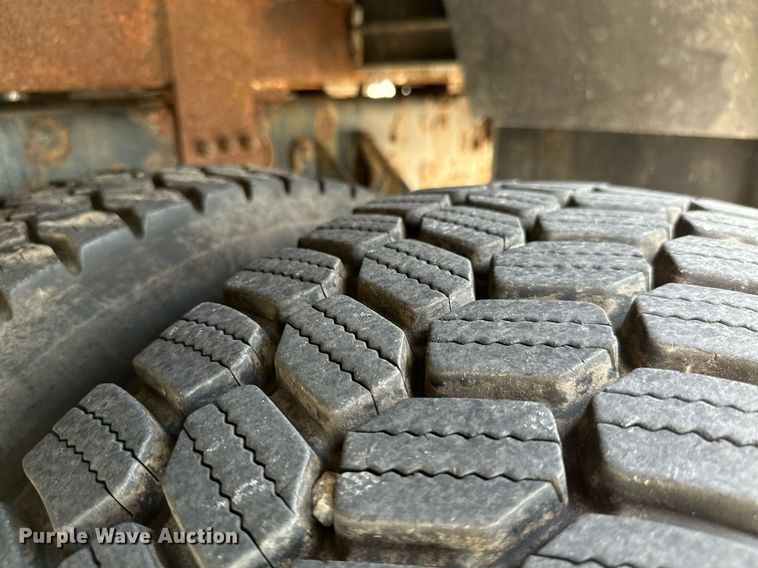 image for item ML9084 2013 International WorkStar 7300  bucket truck