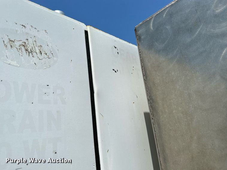 image for item ML9085 2007 Freightliner Business Class M2  fuel / lube truck