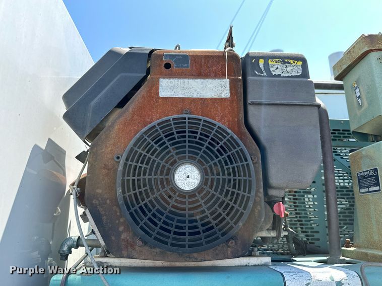 image for item ML9085 2007 Freightliner Business Class M2  fuel / lube truck