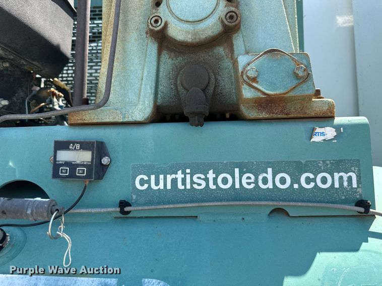 image for item ML9085 2007 Freightliner Business Class M2  fuel / lube truck