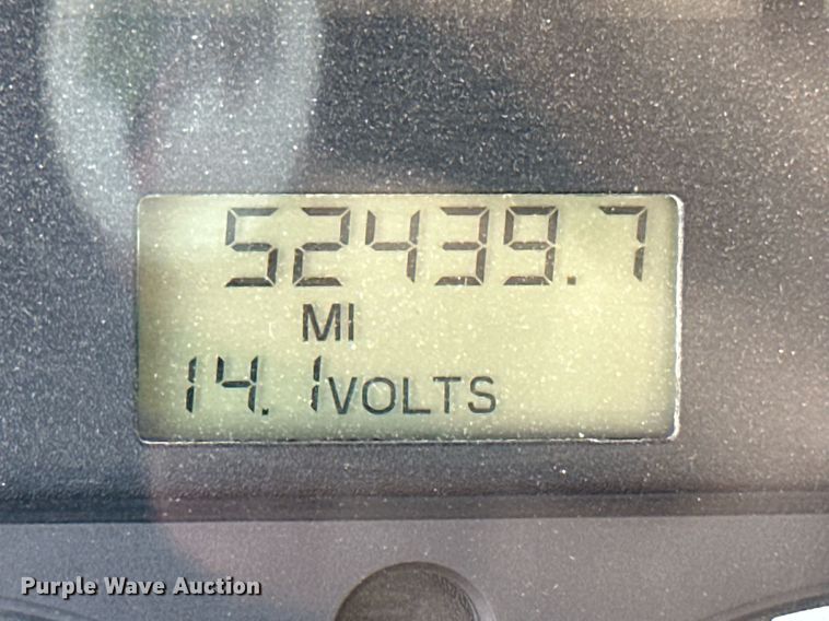 image for item ML9085 2007 Freightliner Business Class M2  fuel / lube truck