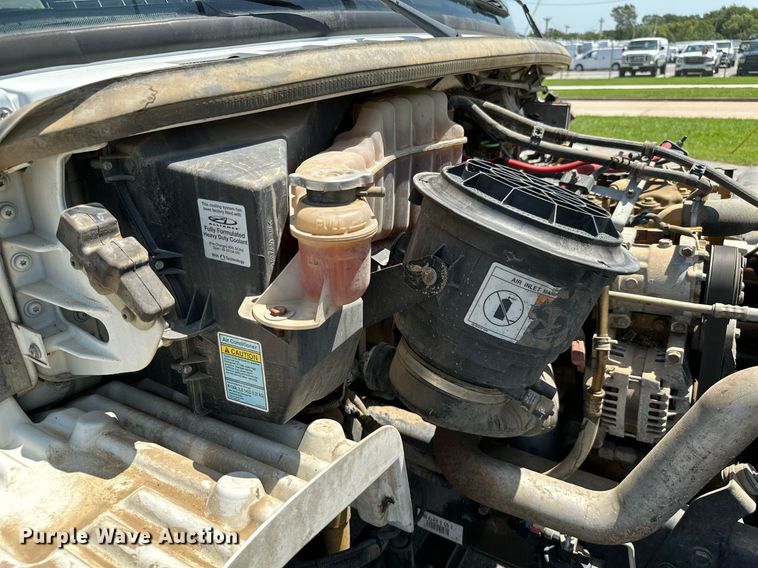 image for item ML9085 2007 Freightliner Business Class M2  fuel / lube truck