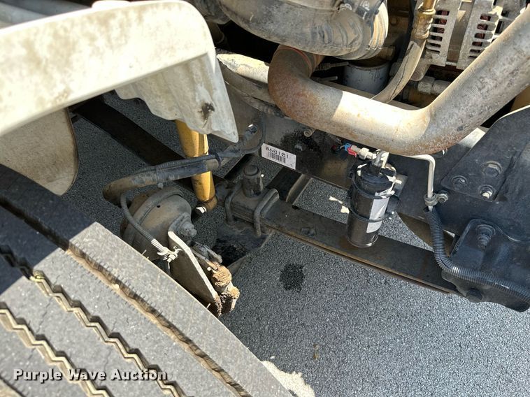 image for item ML9085 2007 Freightliner Business Class M2  fuel / lube truck