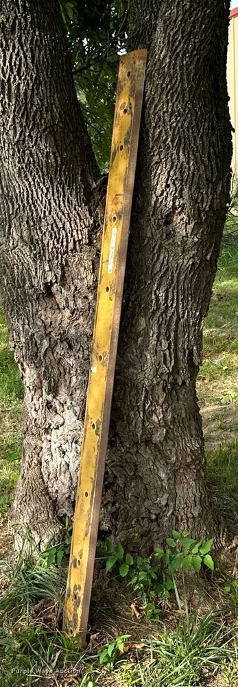 image for item ML9090 Caterpillar 80