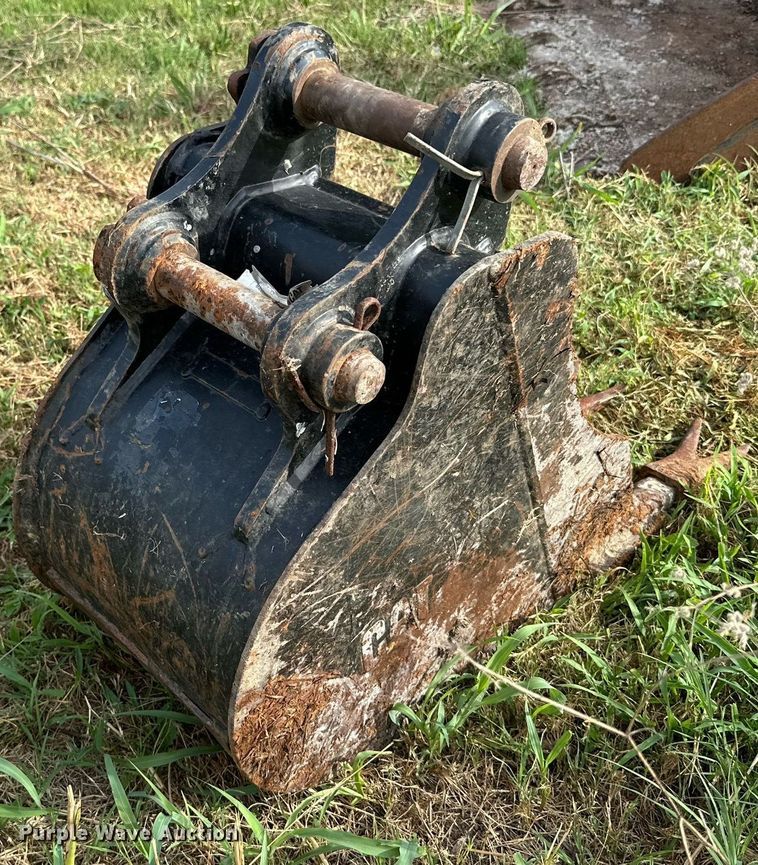 image for item ML9091 Caterpillar 16