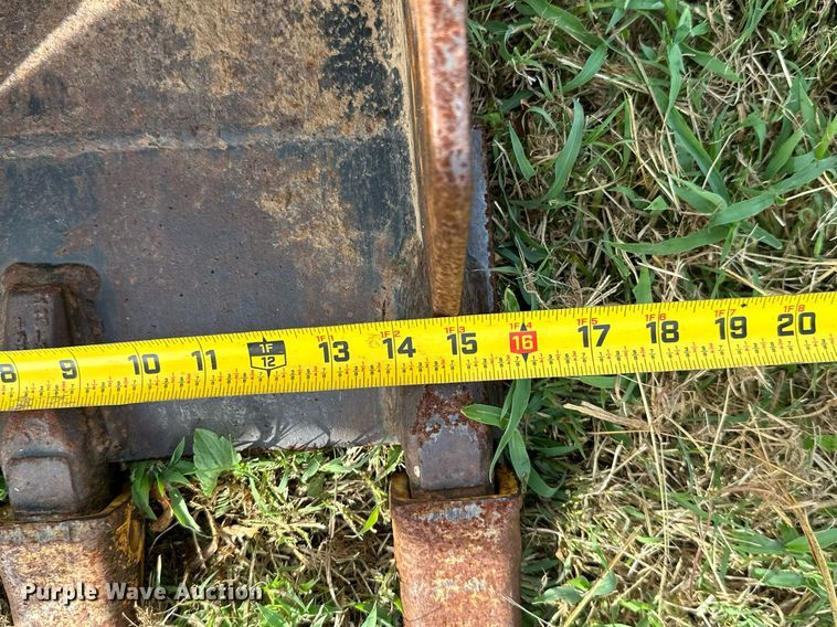 image for item ML9091 Caterpillar 16