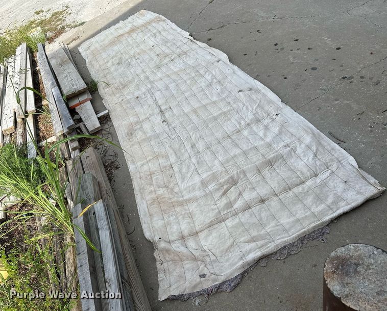 image for item ML9093 Approximately 34 concrete curing blankets