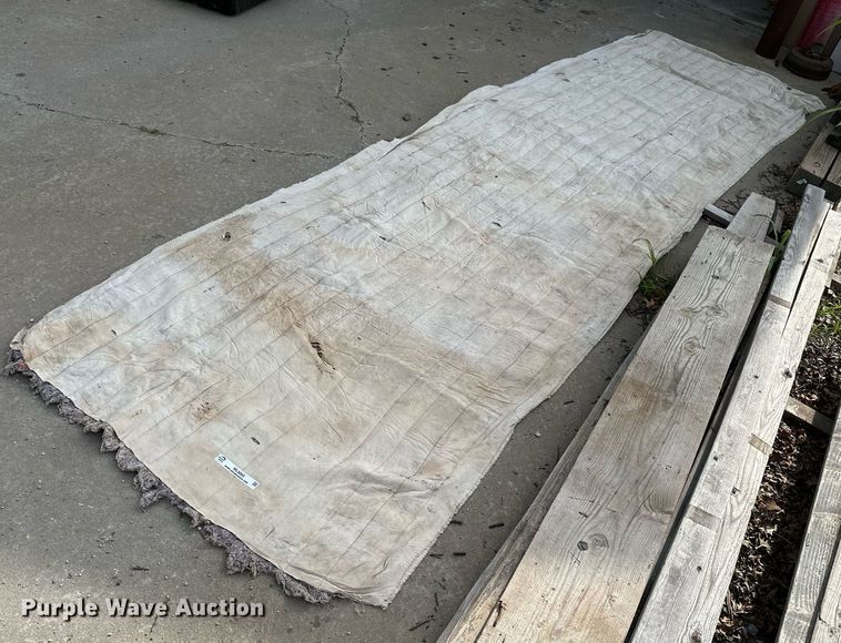 image for item ML9093 Approximately 34 concrete curing blankets