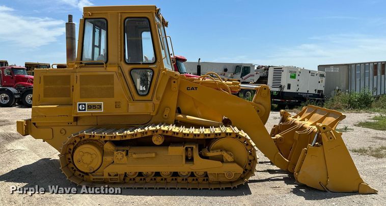 image for item ML9099 1985 Caterpillar 953  track loader