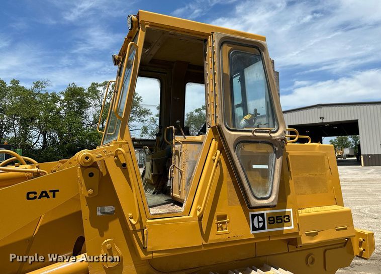 image for item ML9099 1985 Caterpillar 953  track loader